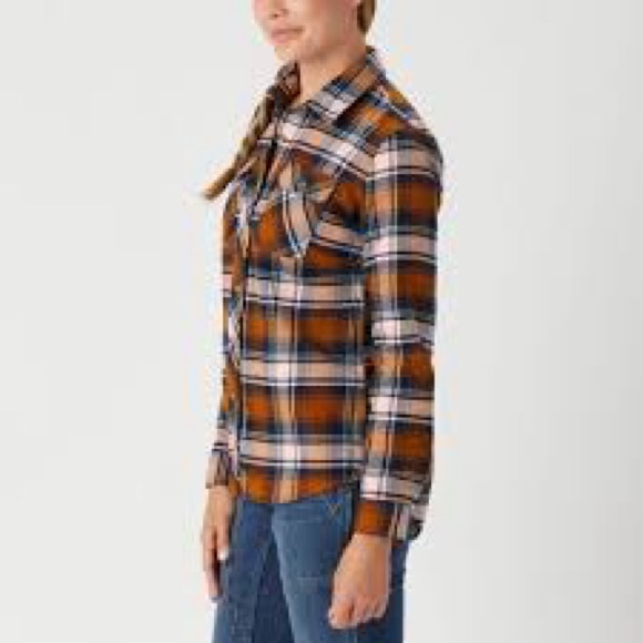 Duluth Trading Co Women's Folklore Flannel Shirt - Picture 3 of 8